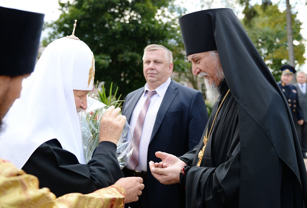 Предстоятель Русской Церкви посетил Псково-Печерский мужской монастырь (ВИДЕО)
