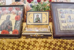 Ковчег с мощами четырех библейских волхвов в храме великомученицы Анастасии Римлянки г.Псков, 4 января 2015 года