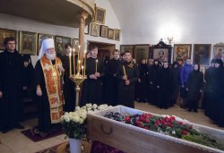 Заупокойная лития по новопреставленной схиигуменье Людмиле (Ваниной), 14 апреля 2015 года