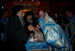 Проводы ковчега с Поясом Пресвятой Богородицы из Санкт-Петербурга 24 октября 2011 года
