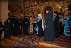 Проводы ковчега с Поясом Пресвятой Богородицы из Санкт-Петербурга 24 октября 2011 года