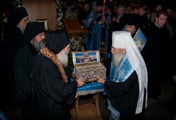 Проводы ковчега с Поясом Пресвятой Богородицы из Санкт-Петербурга 24 октября 2011 года