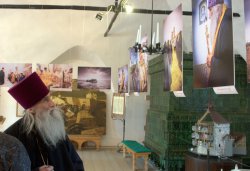 Открытие фотовыставки псковского фотохудожника Андрея Кокшарова 5 мая 2013 года