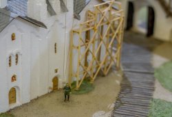 Большой макет Псковского кремля, храмы свв. Фёдора Тирона и Алексия Митрополита (фрагмент), фото 2013 года