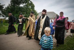 Крестный ход с иконой Спаса Елеазаровского на Талабские острова 12 июля 2014 года