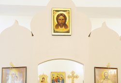 Первосвятительский визит в Псковскую епархию. Чин малого освящения храма Трех святителей в Псковском государственном педагогическом университете