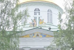 Первосвятительский визит в Псковскую епархию. Всенощное бдение на площади у Михайловского собора Свято-Успенского Псково-Печерского монастыря