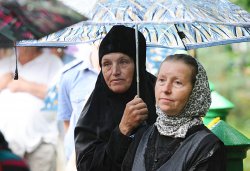 Первосвятительский визит в Псковскую епархию. Всенощное бдение на площади у Михайловского собора Свято-Успенского Псково-Печерского монастыря