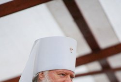 Первосвятительский визит в Псковскую епархию. Всенощное бдение на площади у Михайловского собора Свято-Успенского Псково-Печерского монастыря