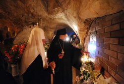 Первосвятительский визит в Псковскую епархию. Посещение пещер Псково-Печерского монастыря