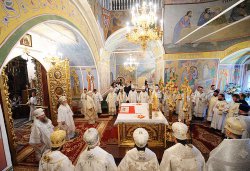 Первосвятительский визит в Псковскую епархию. Божественная литургия в Свято-Троицком соборе Псковского кремля