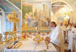 Первосвятительский визит в Псковскую епархию. Божественная литургия в Свято-Троицком соборе Псковского кремля
