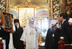 Первосвятительский визит в Псковскую епархию. Передача чудотворной иконы «Спас Вседержитель»