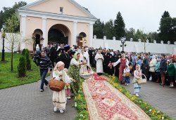 Первосвятительский визит в Псковскую епархию. Передача чудотворной иконы «Спас Вседержитель»