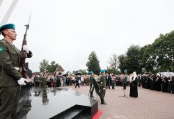 Первосвятительский визит в Псковскую епархию. Посещение Псковского епархиального управления, Мирожского монастыря и расположения 76-й гвардейской десантно-штурмовой дивизии