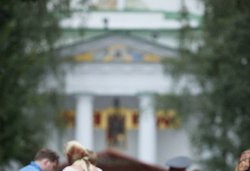 Первосвятительский визит в Псковскую епархию. Всенощное бдение на площади у Михайловского собора Свято-Успенского Псково-Печерского монастыря