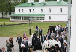 Первосвятительский визит в Псковскую епархию. Передача чудотворной иконы «Спас Вседержитель»