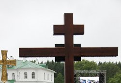 Первосвятительский визит в Псковскую епархию. Лития на могиле настоятельницы Елеазаровского монастыря игумении Елисаветы (Беляевой)