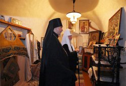 Первосвятительский визит в Псковскую епархию. Посещение пещер Псково-Печерского монастыря