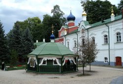 Паломничество в Свято-Успенский Псково-Печерский монастырь 29 августа 2011 года на всенощное бдение - Иерусалимский Чин Погребения Божией Матери