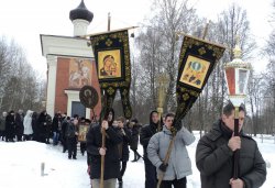 Крестный ход вокруг Пскова 14 марта 2012 года