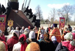 Крестный ход вокруг Пскова 26 апреля 2012 года