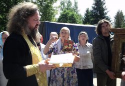 Крестный ход вокруг Пскова 13 июня 2012 года