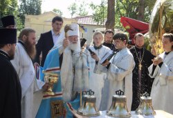 Освящение куполов и колоколов храма в Крестах 4 июля 2012 года