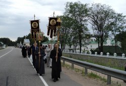 Крестный ход с иконой Спаса Елеазаровского на Талабские острова 12 июля 2012 года 