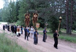 Крестный ход с иконой Спаса Елеазаровского на Талабские острова 12 июля 2012 года