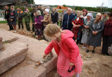 Чин освящения купола и креста храма Рождества Христова поселка Красиковщина, 30 августа 2015 года