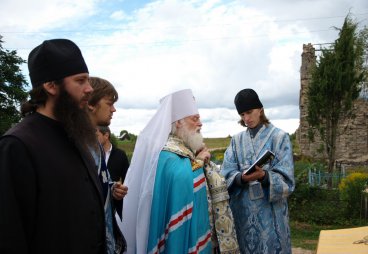 Чин освящения купола и креста храма Рождества Христова поселка Красиковщина, 30 августа 2015 года