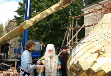 Чин освящения купола и креста храма Рождества Христова поселка Красиковщина, 30 августа 2015 года