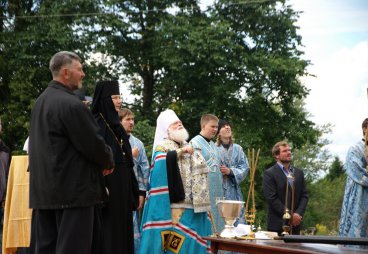 Чин освящения купола и креста храма Рождества Христова поселка Красиковщина, 30 августа 2015 года