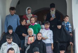 Крестный ход с иконой Спаса Елеазаровского на Талабские острова 12 июля 2012 года. Фоторепортаж Андрея Кокшарова