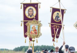 Крестный ход с иконой Спаса Елеазаровского на Талабские острова 12 июля 2012 года. Фоторепортаж Андрея Кокшарова