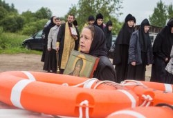 Крестный ход с иконой Спаса Елеазаровского на Талабские острова 12 июля 2012 года. Фоторепортаж Андрея Кокшарова