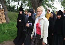 Крестный ход с иконой Спаса Елеазаровского на Талабские острова 12 июля 2012 года. Фоторепортаж Андрея Кокшарова