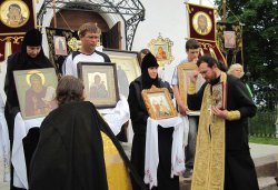Крестный ход с иконой Спаса Елеазаровского на Талабские острова 12 июля 2012 года