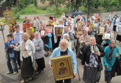 Крестный ход вокруг Пскова 16 августа 2012 года