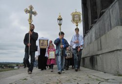 Крестный ход вокруг Пскова 16 августа 2012 года