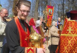 Крестный ход вокруг Пскова 26 апреля 2012 года
