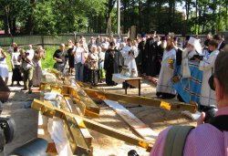 Освящение куполов и колоколов храма в Крестах 4 июля 2012 года