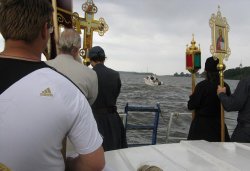 Крестный ход с иконой Спаса Елеазаровского на Талабские острова 12 июля 2012 года