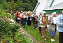 Крестный ход вокруг Пскова 16 августа 2012 года