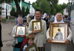 Крестный ход вокруг Пскова 16 августа 2012 года