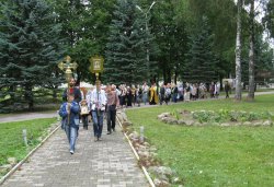 Крестный ход вокруг Пскова 16 августа 2012 года