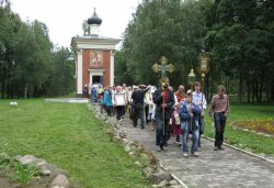 Крестный ход вокруг Пскова 16 августа 2012 года