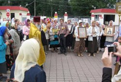 Крестный ход вокруг Пскова 16 августа 2012 года