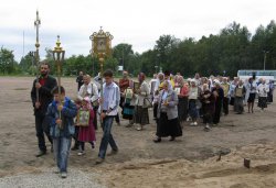 Крестный ход вокруг Пскова 16 августа 2012 года